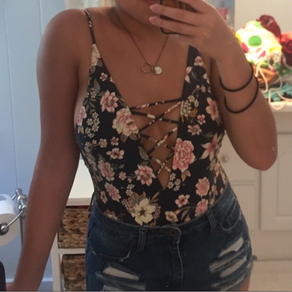 { Billabong Floral Lace-Up and Backless Swimsuit } - Picture 6 of 6